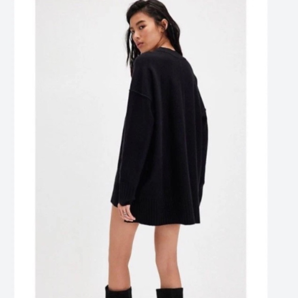 Free People M Phoebe Super Soft Stretchy Wool Blend Sweater Oversized Top Black.